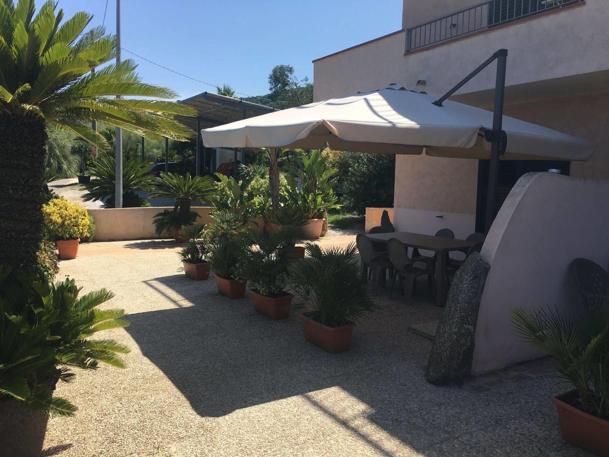 Residence Floritalia - Ricarica Auto Elettriche Santa Domenica  Eksteriør billede